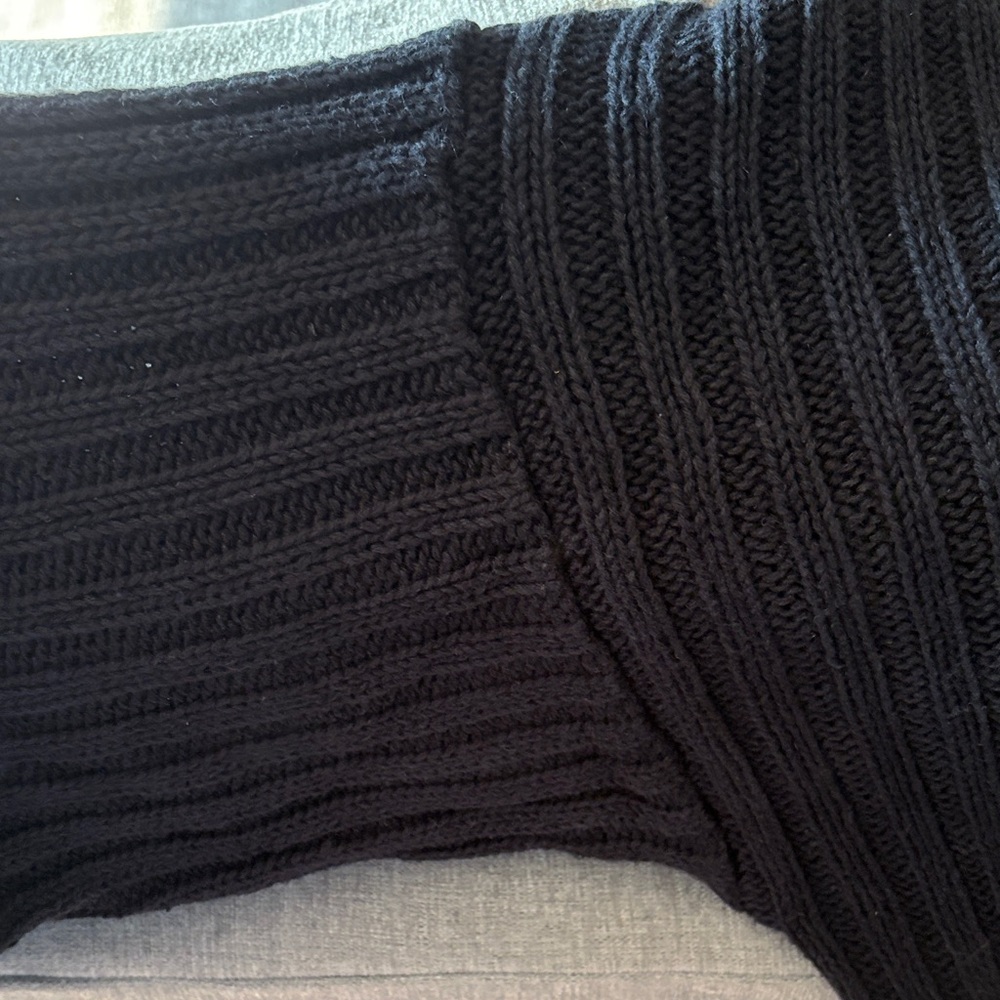 Authentic New River Men's Navy Sweater - Picture 4 of 7